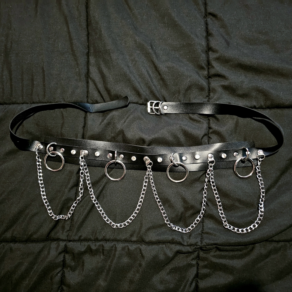 Black Leather O Ring Chain Belt